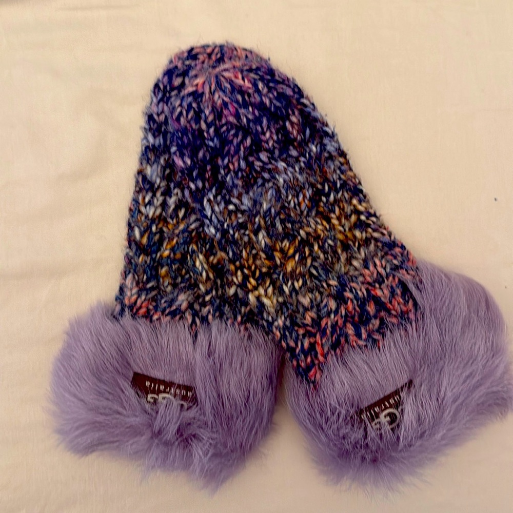 Genuine Ugg knit mittens